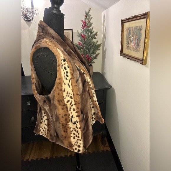 Leopard print faux fur vest - Picture 7 of 13